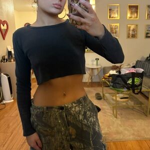 Brandy Melville Long Sleeve Crop Top